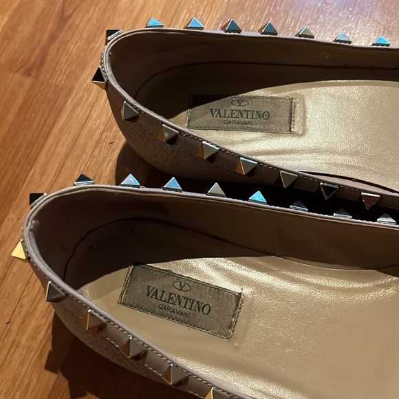 Valentino beige leather rockstud flats EU 38 (US 7 or 7.5) - Picture 2 of 10